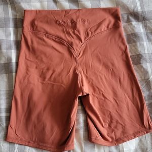 Balance athletica cloud rider short sunstone color